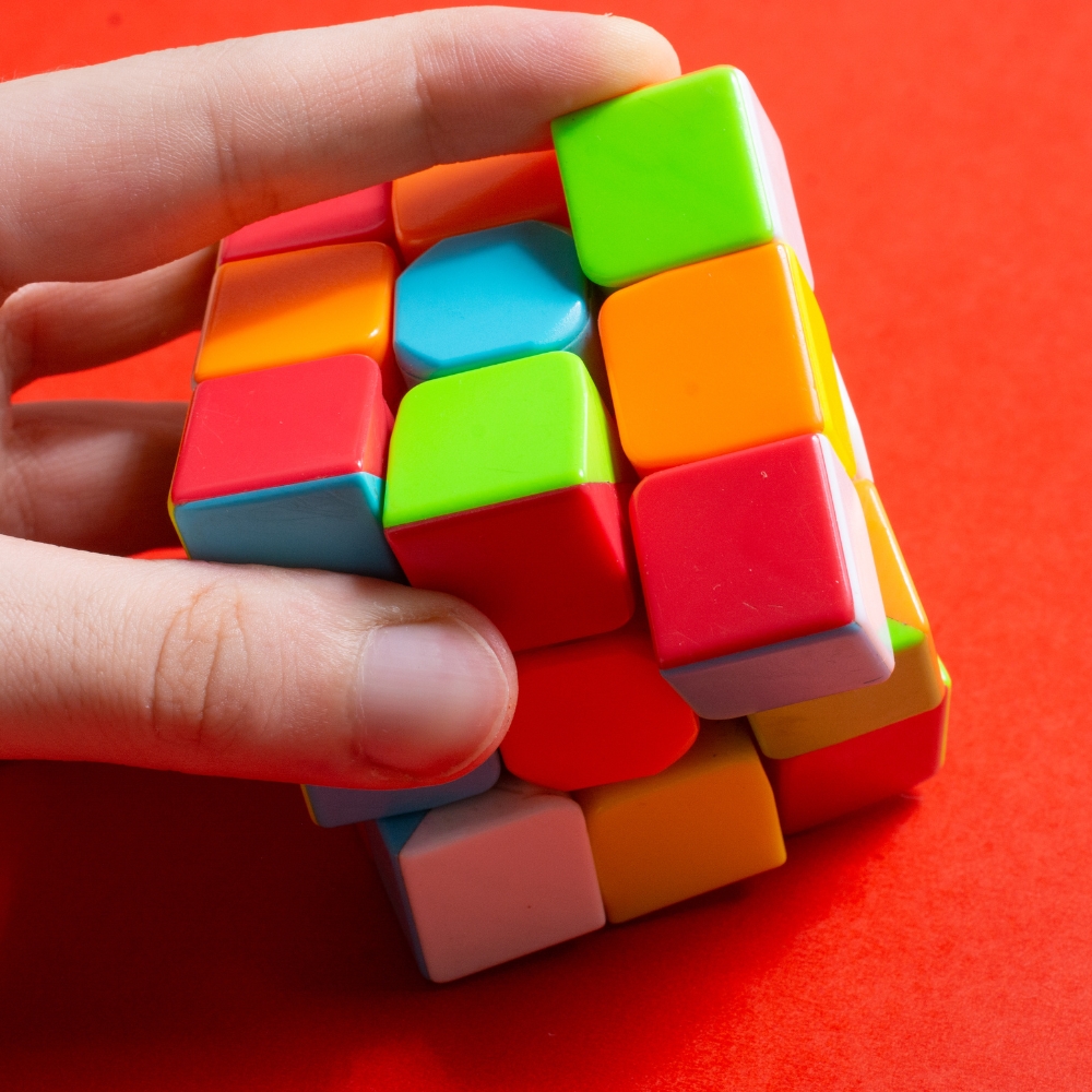 A Rubik-kocka története és fejlesztett készségek